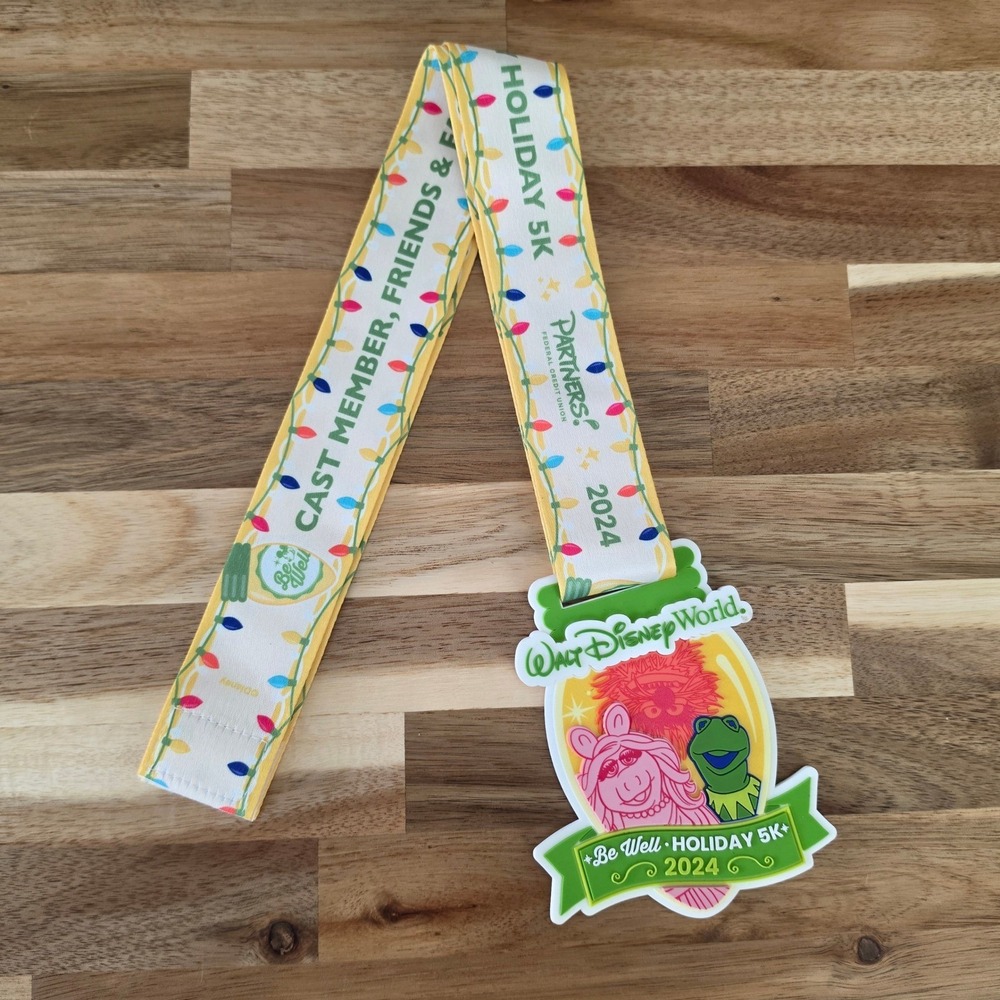 Disney World Be Well Holiday 5K 2024 Muppets lanyard Kermit Miss Piggy Animal